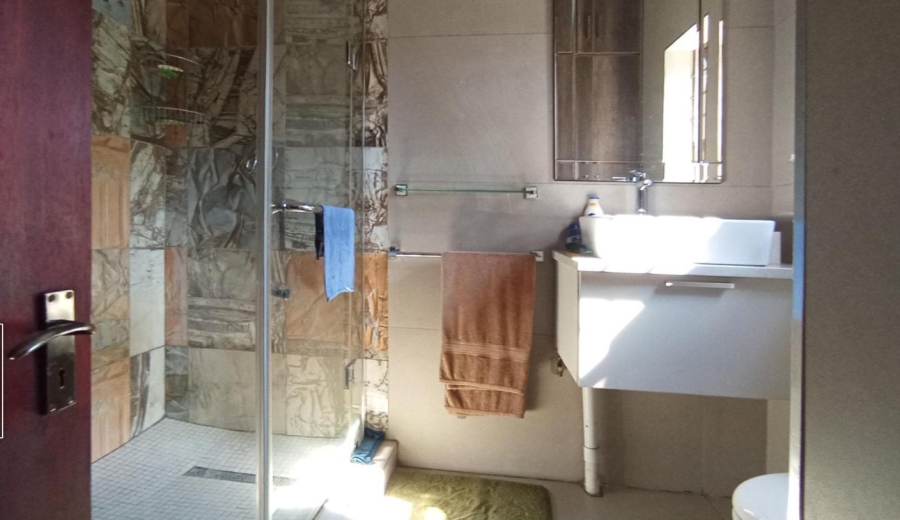7 Bedroom Property for Sale in Raslouw Gauteng