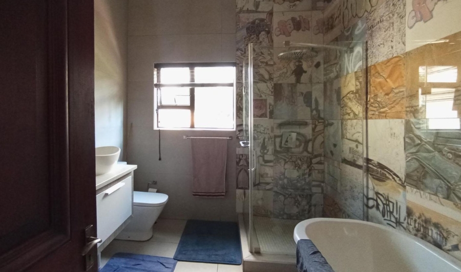 7 Bedroom Property for Sale in Raslouw Gauteng