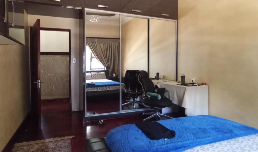 7 Bedroom Property for Sale in Raslouw Gauteng