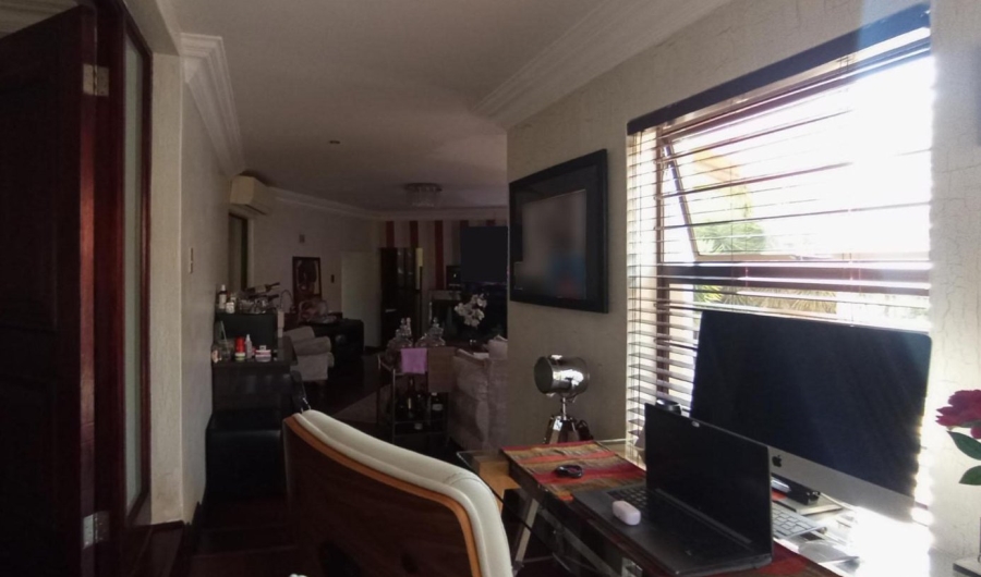 7 Bedroom Property for Sale in Raslouw Gauteng