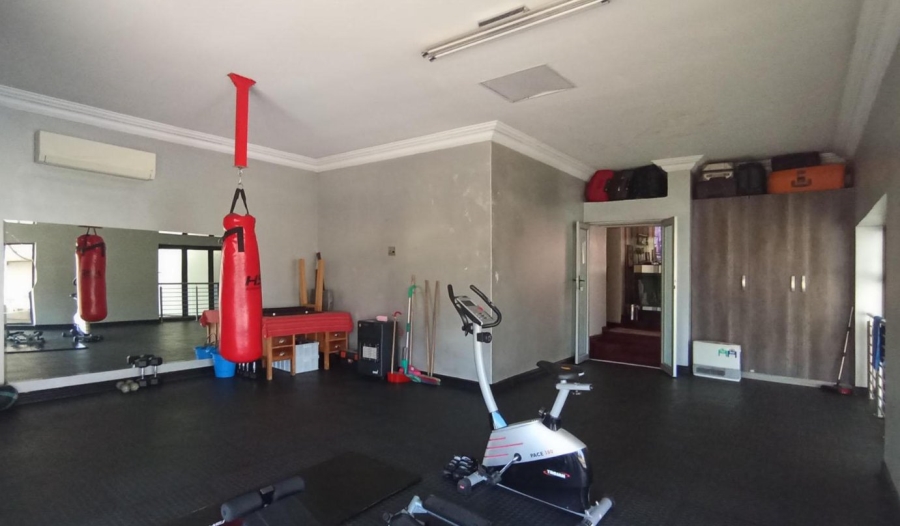 7 Bedroom Property for Sale in Raslouw Gauteng