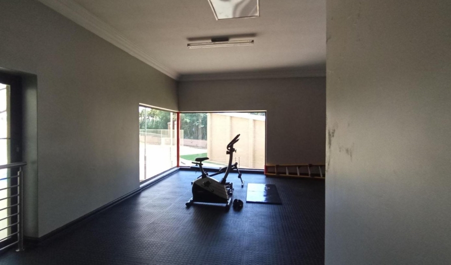 7 Bedroom Property for Sale in Raslouw Gauteng
