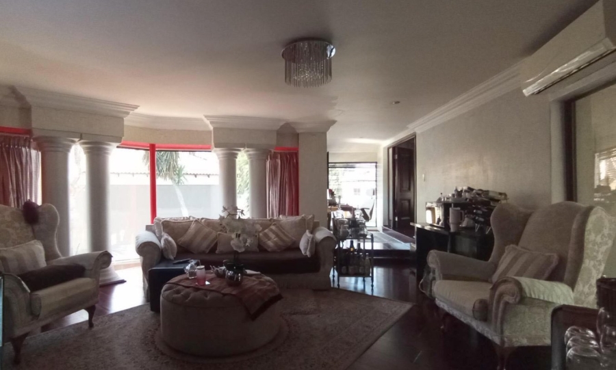 7 Bedroom Property for Sale in Raslouw Gauteng