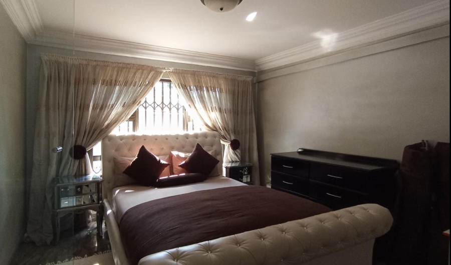 7 Bedroom Property for Sale in Raslouw Gauteng