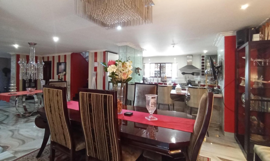 7 Bedroom Property for Sale in Raslouw Gauteng
