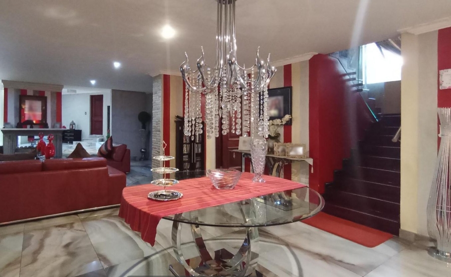 7 Bedroom Property for Sale in Raslouw Gauteng