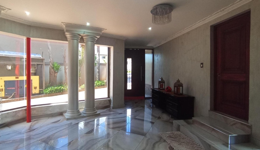 7 Bedroom Property for Sale in Raslouw Gauteng
