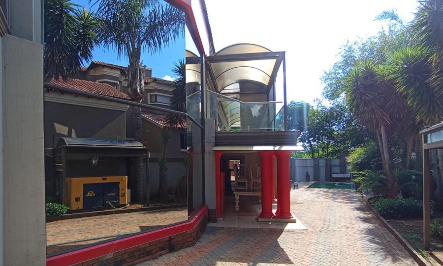 7 Bedroom Property for Sale in Raslouw Gauteng