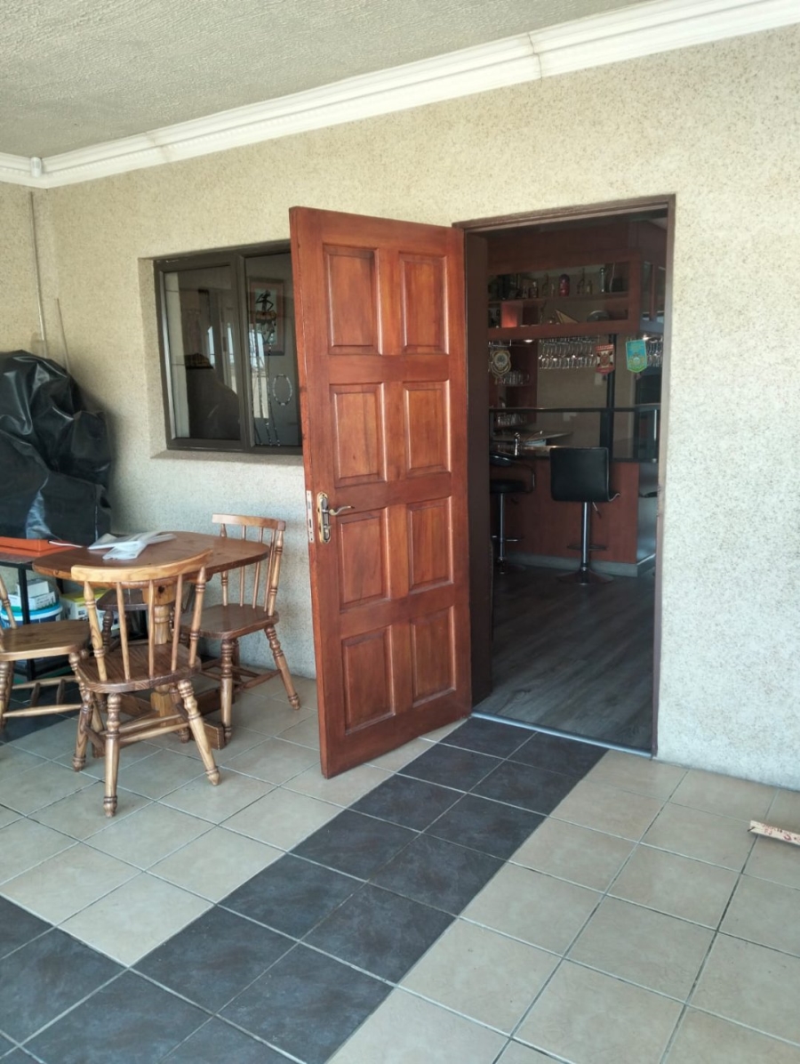 Commercial Property for Sale in Monavoni A H Gauteng