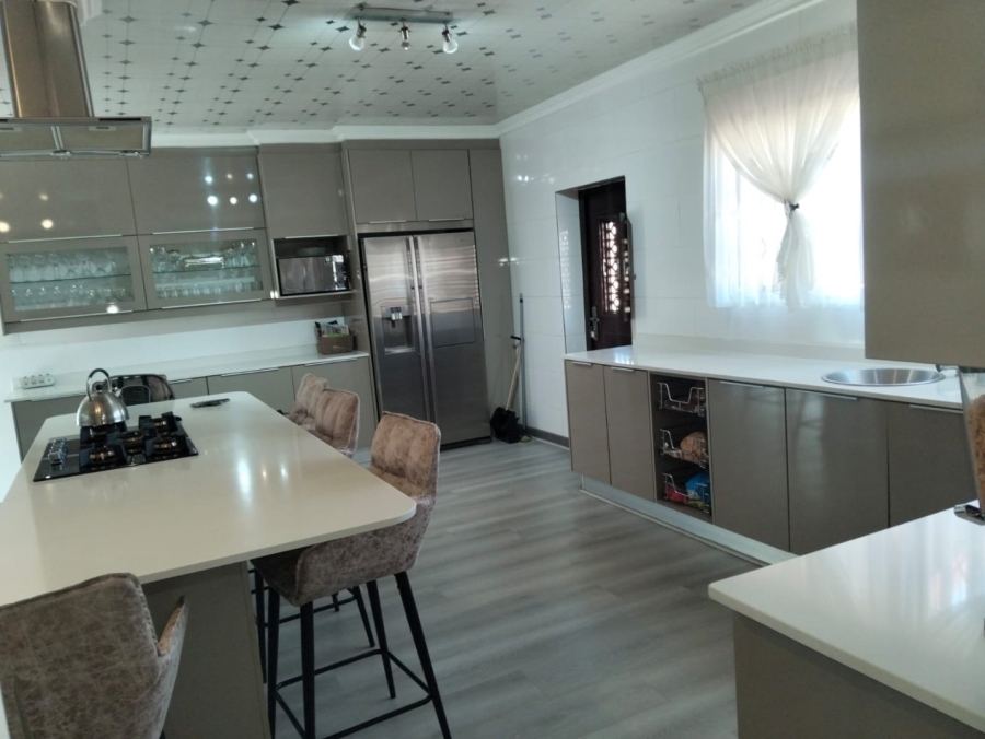Commercial Property for Sale in Monavoni A H Gauteng