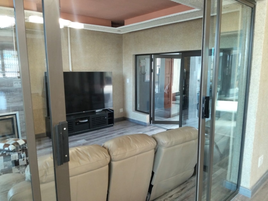 Commercial Property for Sale in Monavoni A H Gauteng