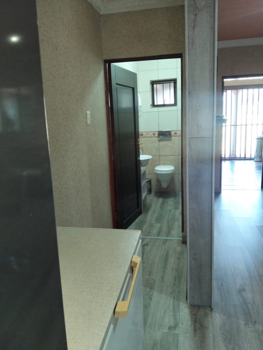 Commercial Property for Sale in Monavoni A H Gauteng