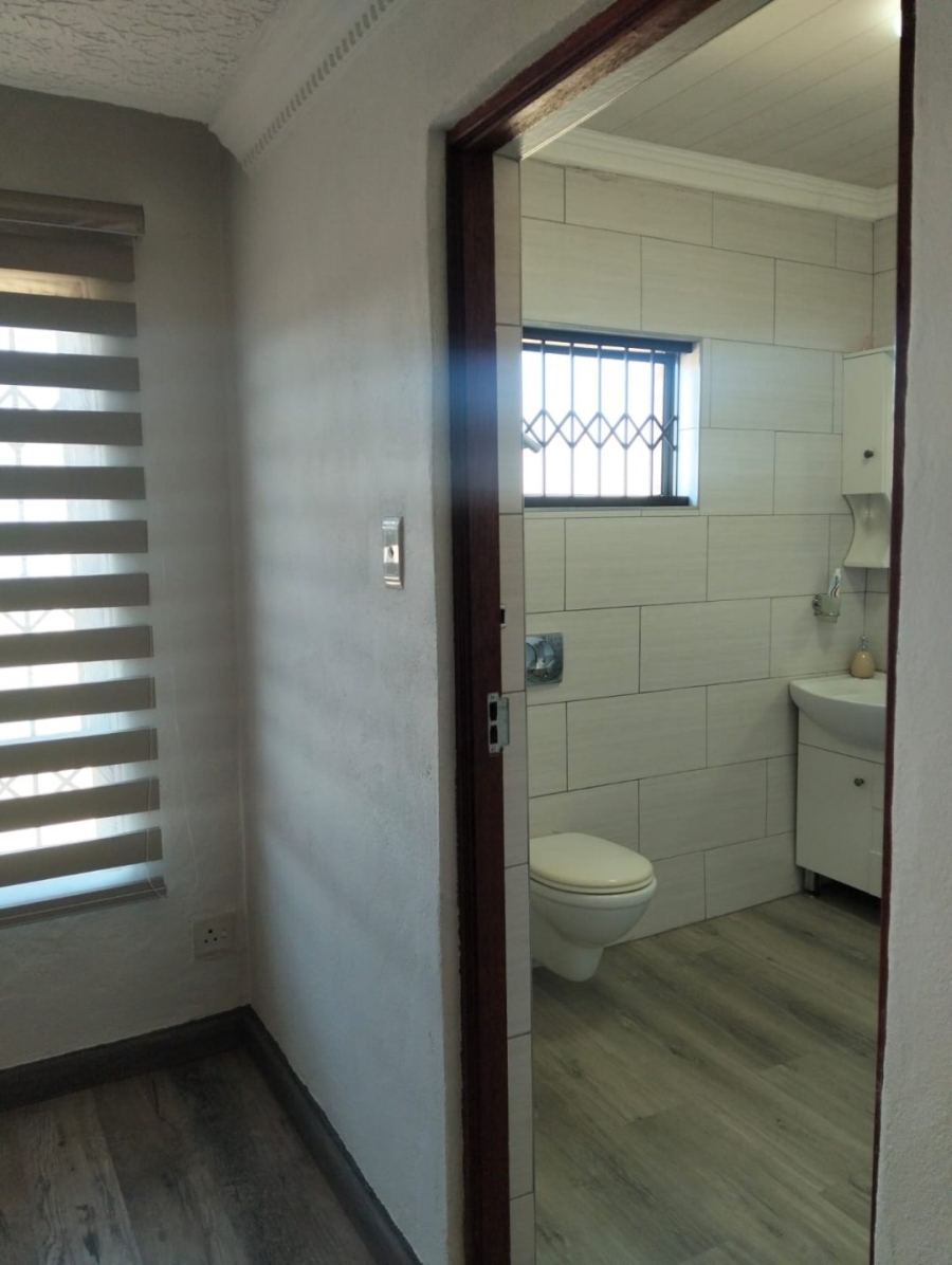 Commercial Property for Sale in Monavoni A H Gauteng