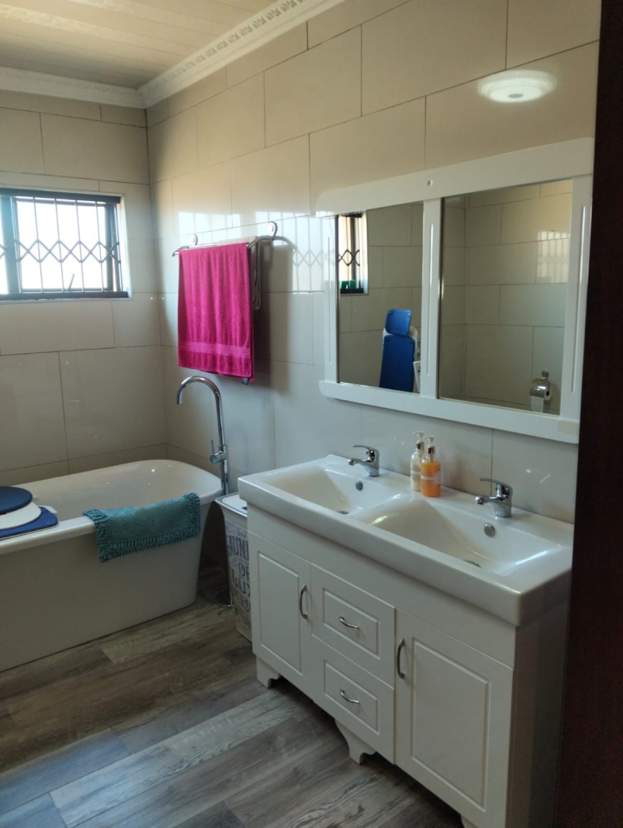 Commercial Property for Sale in Monavoni A H Gauteng