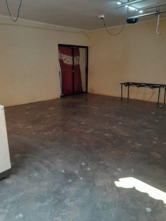 5 Bedroom Property for Sale in The Orchards Gauteng