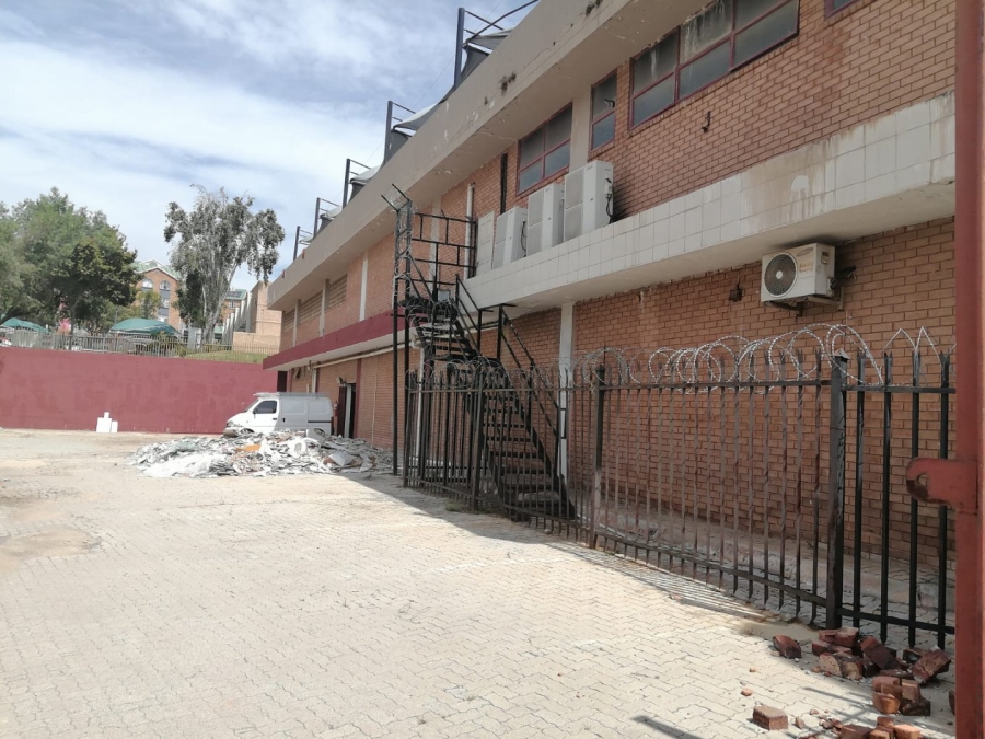 To Let Commercial Property for Rent in Grand Central Gauteng
