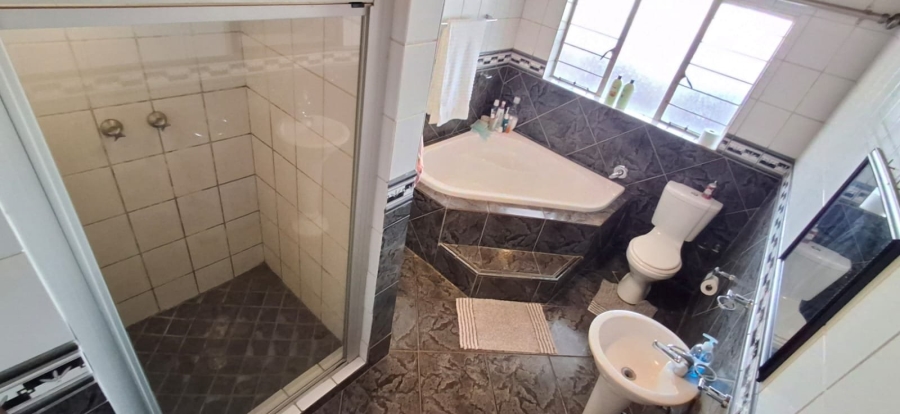 4 Bedroom Property for Sale in Daspoort Gauteng