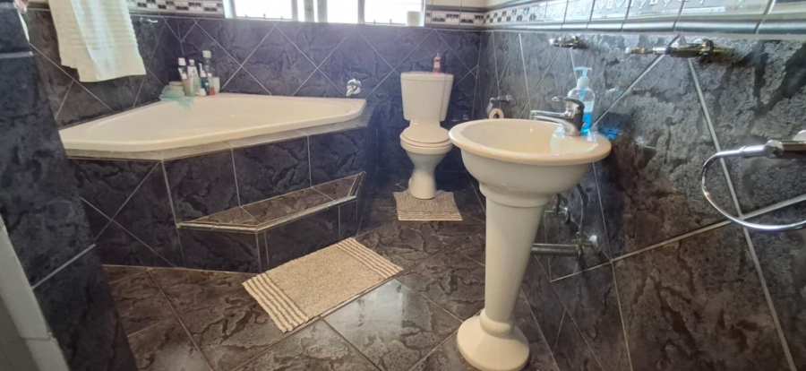 4 Bedroom Property for Sale in Daspoort Gauteng