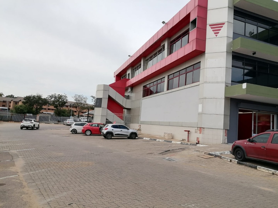 To Let Commercial Property for Rent in Grand Central Gauteng