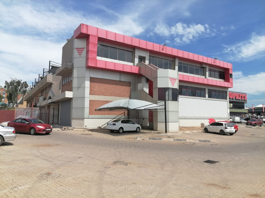 To Let Commercial Property for Rent in Grand Central Gauteng
