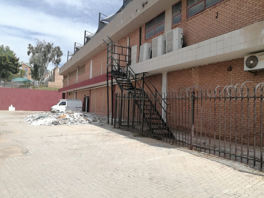 To Let Commercial Property for Rent in Grand Central Gauteng