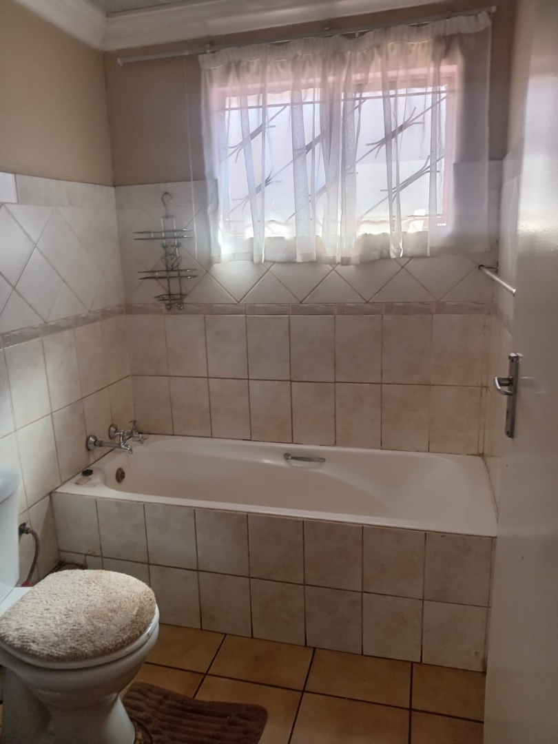  Bedroom Property for Sale in Ga-rankuwa Unit 17 Gauteng
