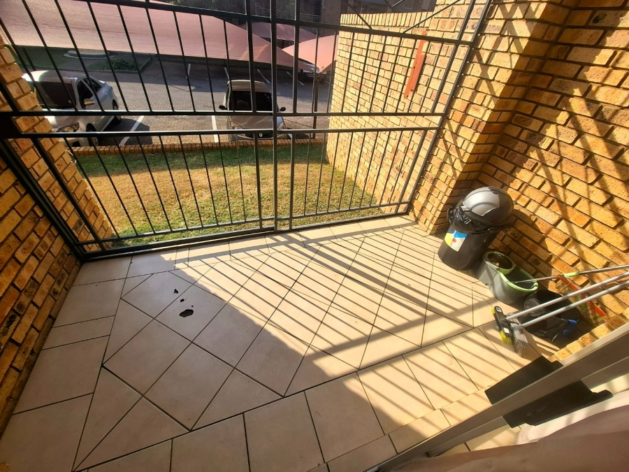 To Let 2 Bedroom Property for Rent in Karenpark Gauteng