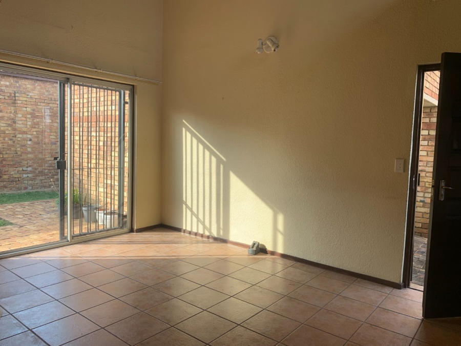 To Let 2 Bedroom Property for Rent in Halfway Gardens Gauteng