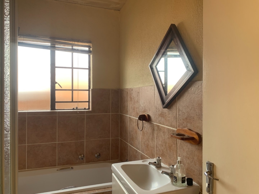 To Let 2 Bedroom Property for Rent in Halfway Gardens Gauteng