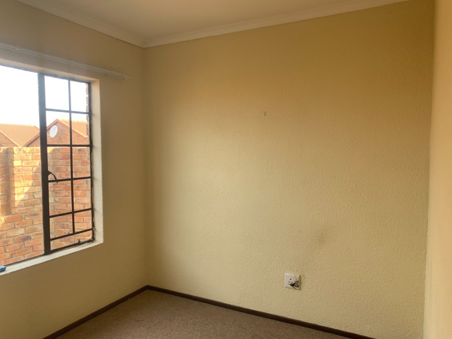 To Let 2 Bedroom Property for Rent in Halfway Gardens Gauteng