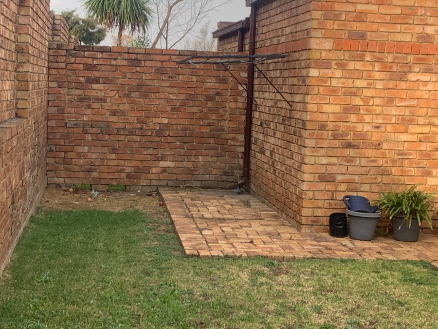 To Let 2 Bedroom Property for Rent in Halfway Gardens Gauteng