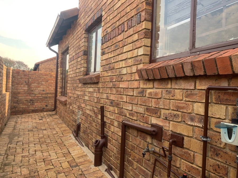 To Let 2 Bedroom Property for Rent in Halfway Gardens Gauteng
