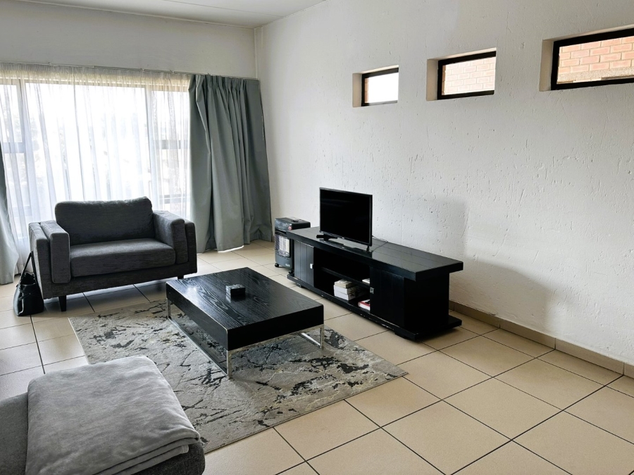 To Let 2 Bedroom Property for Rent in Sonneglans Gauteng