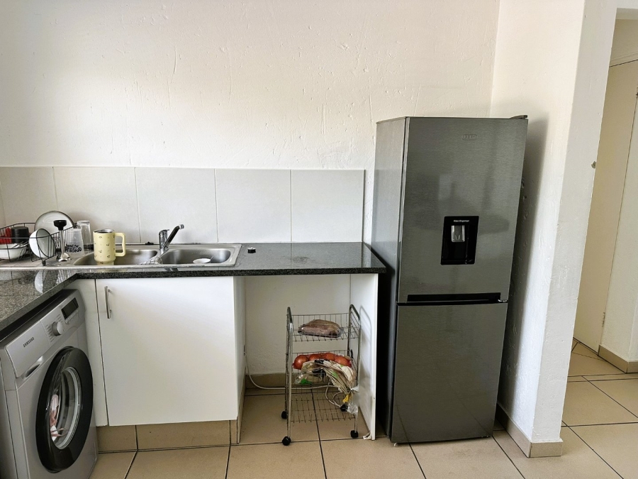To Let 2 Bedroom Property for Rent in Sonneglans Gauteng