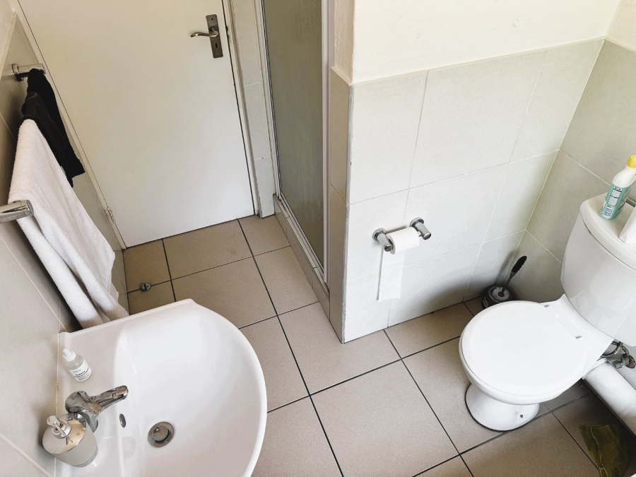 To Let 2 Bedroom Property for Rent in Sonneglans Gauteng
