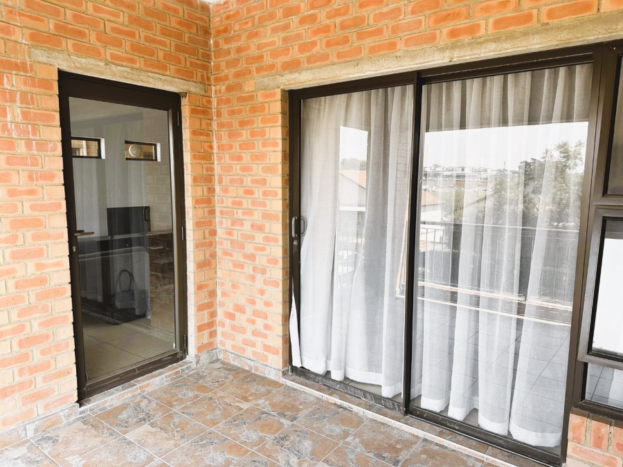 To Let 2 Bedroom Property for Rent in Sonneglans Gauteng