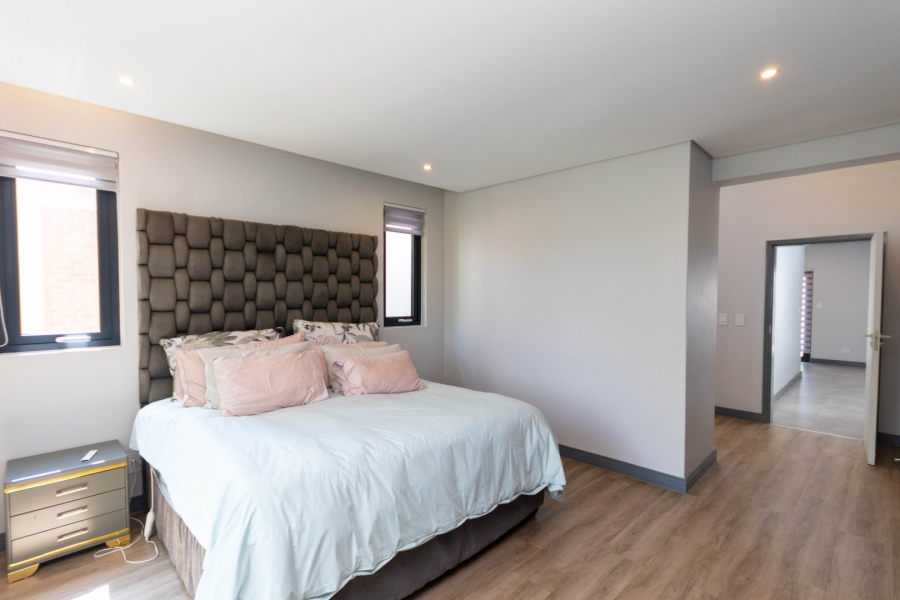 To Let 3 Bedroom Property for Rent in Bryanston Gauteng