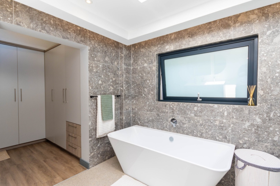 To Let 3 Bedroom Property for Rent in Bryanston Gauteng