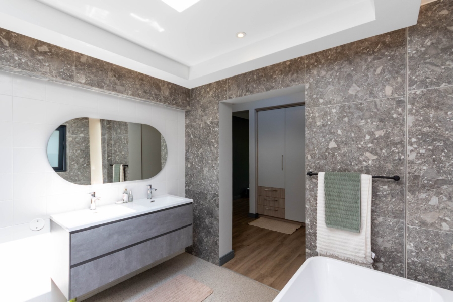 To Let 3 Bedroom Property for Rent in Bryanston Gauteng