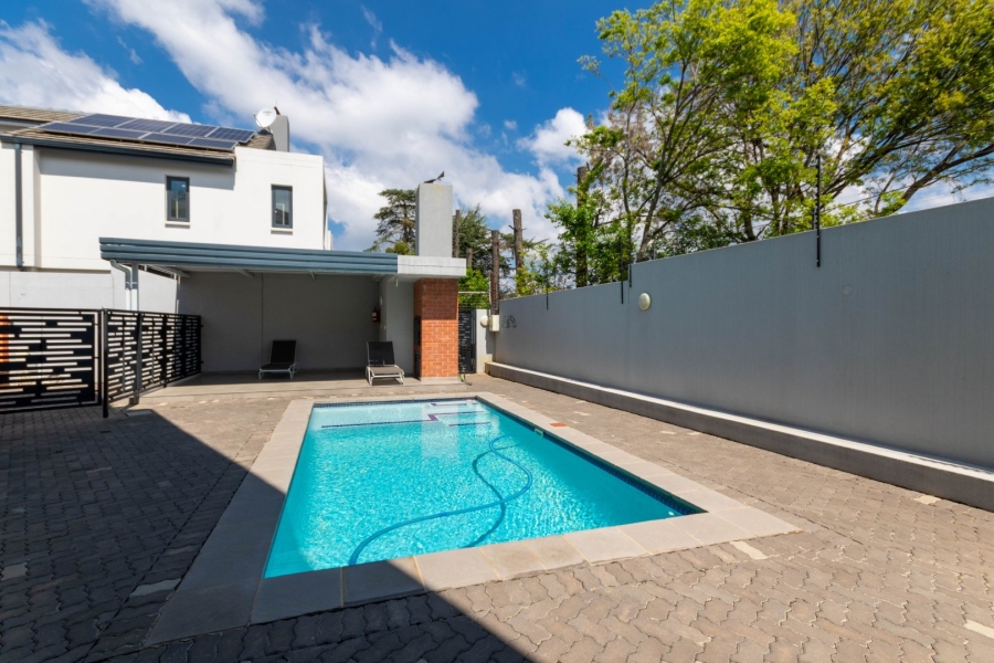 To Let 3 Bedroom Property for Rent in Bryanston Gauteng