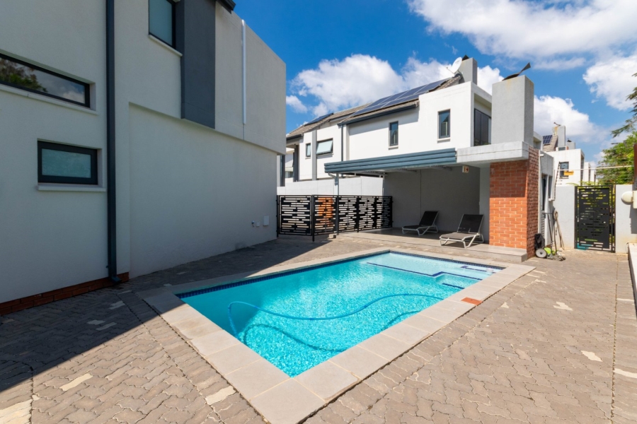 To Let 3 Bedroom Property for Rent in Bryanston Gauteng