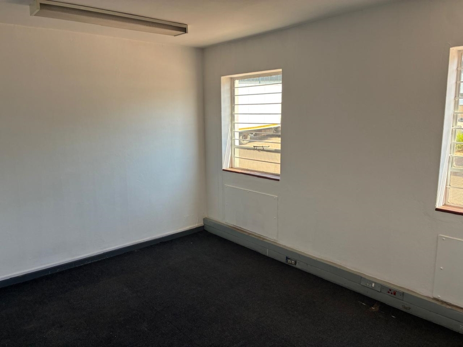 To Let Commercial Property for Rent in Driehoek Gauteng