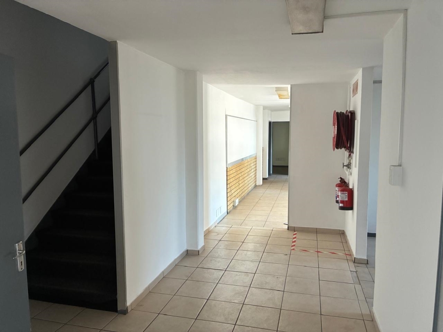 To Let Commercial Property for Rent in Driehoek Gauteng