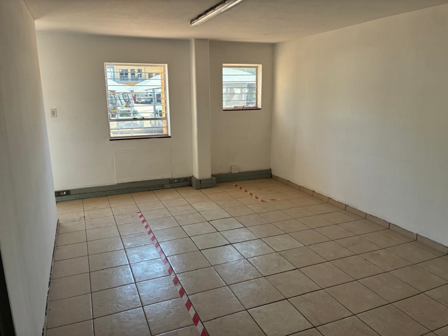 To Let Commercial Property for Rent in Driehoek Gauteng