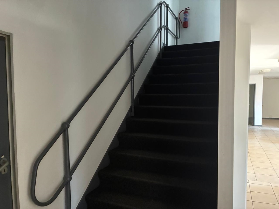 To Let Commercial Property for Rent in Driehoek Gauteng