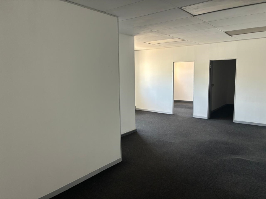 To Let Commercial Property for Rent in Driehoek Gauteng