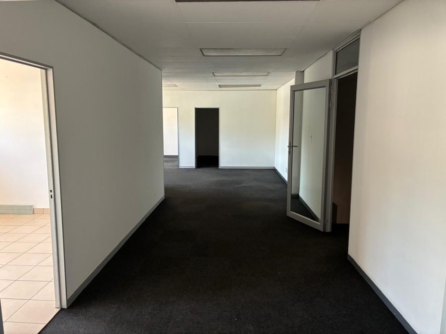 To Let Commercial Property for Rent in Driehoek Gauteng