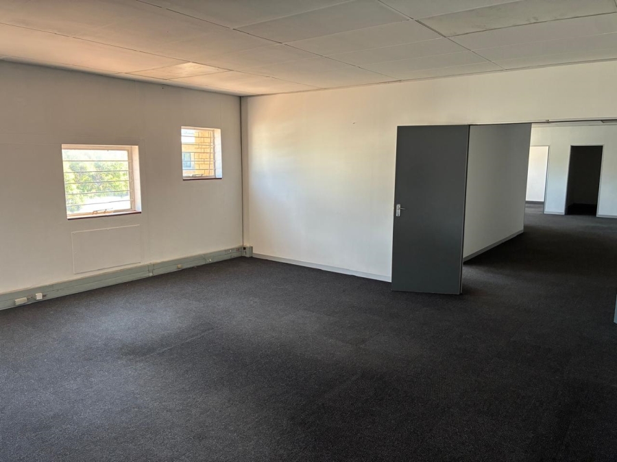 To Let Commercial Property for Rent in Driehoek Gauteng