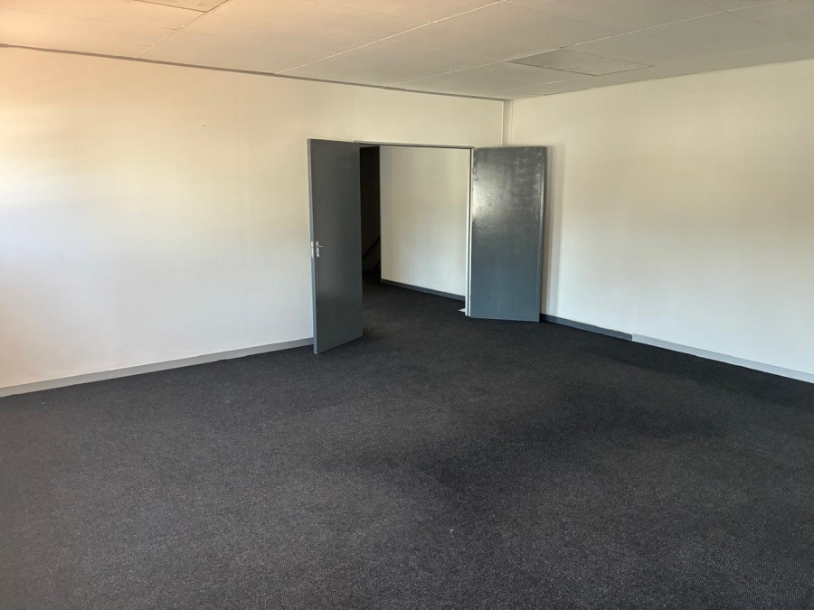 To Let Commercial Property for Rent in Driehoek Gauteng