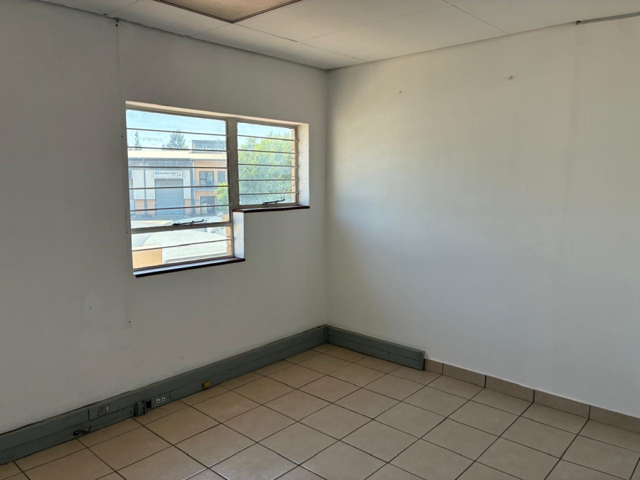 To Let Commercial Property for Rent in Driehoek Gauteng